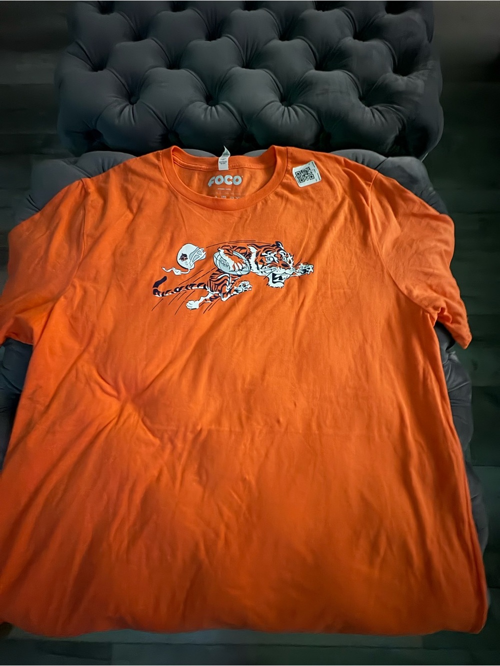 FOCO Men's Orange Tiger Graphic Short Sleeve Tee